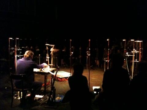 #festivalk stadsmuziek is begonnen. Bomvol zaaltje in De Kreun voor Hans Beckers.