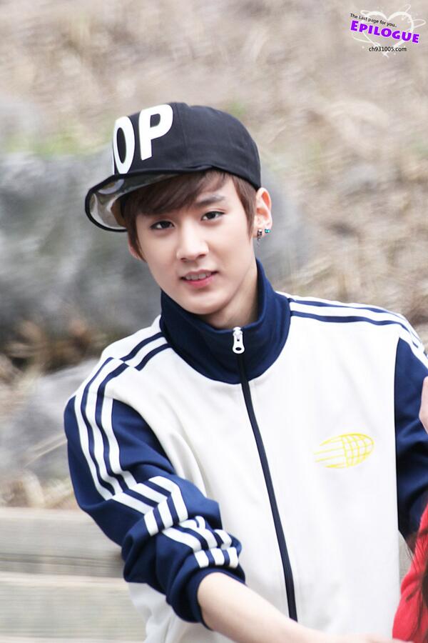 TEENTOPfacts_ on Twitter: “[PIC] 130428 Chunji at Inkigayo Fanmeeting