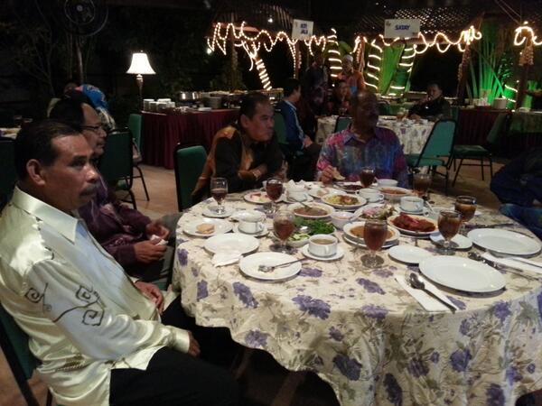 PenjASetar's tweet photo. @penjaramalaysia Ahad - 28 April 2013 Majlis Makan Malam Pegawai Kanan Penjara Alor Setar http://t.co/EX6C67HUya