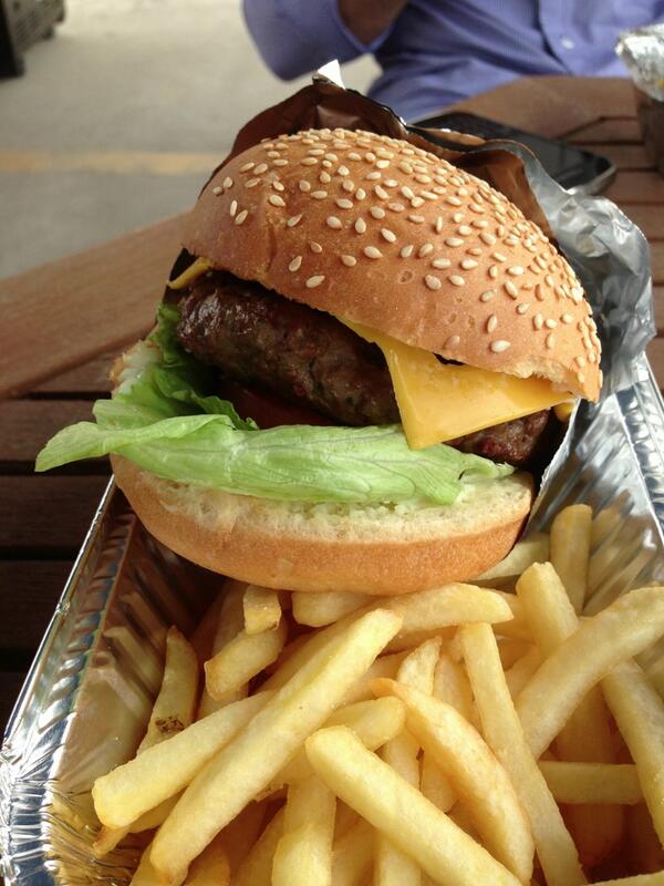 MahiMahiGrill's tweet photo. Wagyu burger anyone? http://t.co/BXw4MQW3Ha