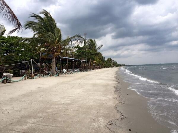 tuCaribeOp's tweet photo. Centro vacacional camino verde! Te llevamos para que disfrutes totalmente!!! http://t.co/GDQr0hSmmS