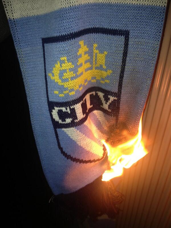 Jackery_'s tweet image. Dad getting mad cos I saw this on way and home and set fire to the cunt #mutc #champions