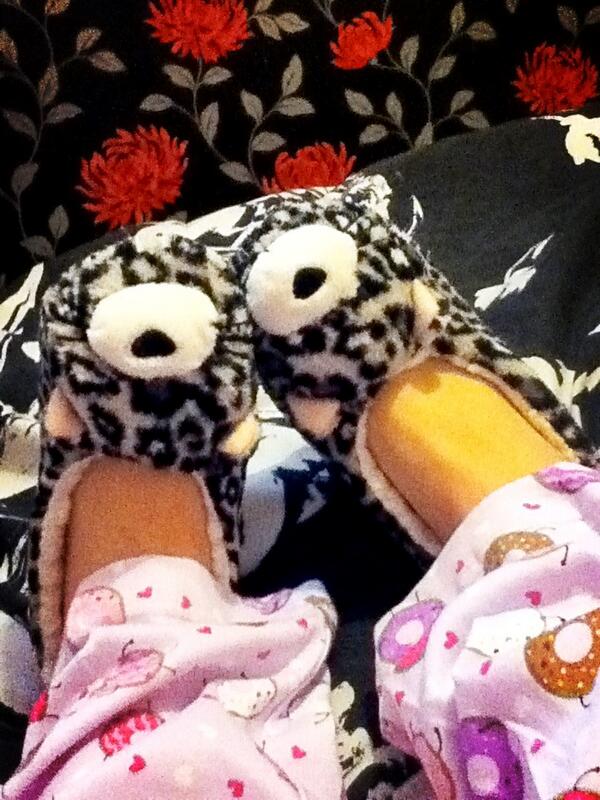 katedixon12345's tweet image. How cute are my new bed time sock-slippers aw there so comfy, love them #slippersandsocks #allinone #yay #comfy