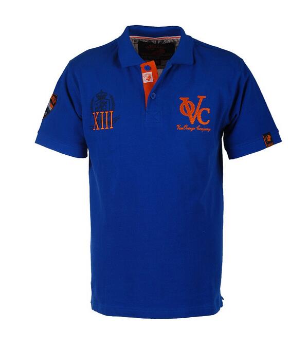 vanorangecom's tweet image. De nieuwe hoodies liggen nu in de winkel. Over ongeveer twee weken komen daar deze (en nog 11 andere) polo's bij.