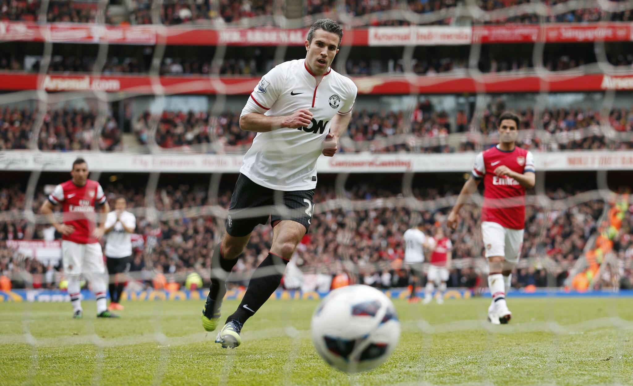 Van Pensie strikes Manchester United News