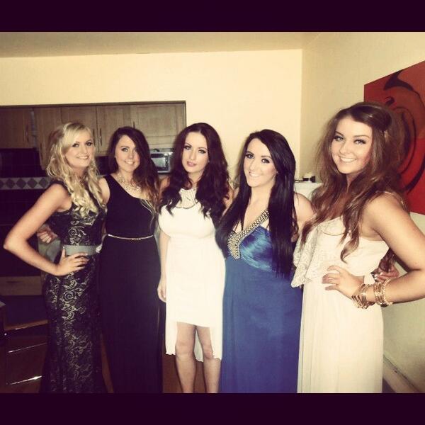 sarahk165's tweet photo. @AisleenTierney @SophieDoherty14 @ShellyCaulfield @SineadRyan4  before things got messy :P #willweeverlearn http://t.co/DksXC6zs9I