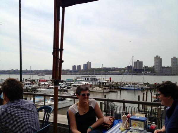 JessDefilippo's tweet photo. Perfect afternoon for @TheBoatBasin ☀🌊🍻#nyc #spring http://t.co/yqVE3GvKwl