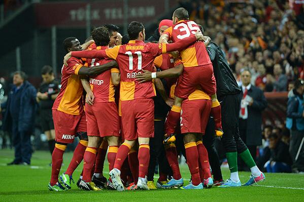 GalatasaraySK's tweet photo. SON 3... #SenŞampiyonOlacaksın! http://t.co/dLNfh5sOft