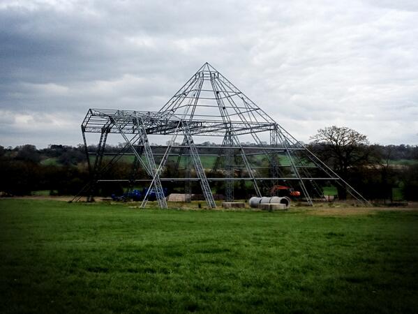 FreefireUK's tweet photo. 60 days to go... #glastonbury http://t.co/GUrhi3OSDW
