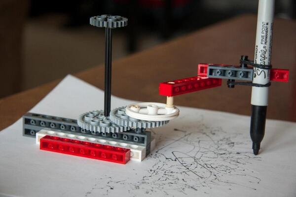 JrStormChaser's tweet image. My Lego art-o-matic ... #funwithlegos