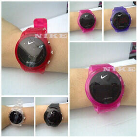 coconutoutlet's tweet photo. Jam tangan nike LED IDR 60rb MINAT!! Pin BB 289189D0 / 089613275237 @wiedhi_hera @Dyahsairandhri @wieduriePhioh http://t.co/BTKLRimyI7