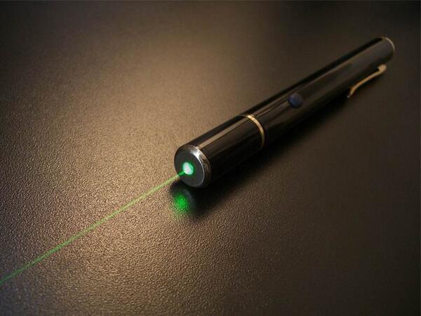 laserspaces's tweet image. Awesome green laser pen:
laserspaces.com/show_pro.asp?i…