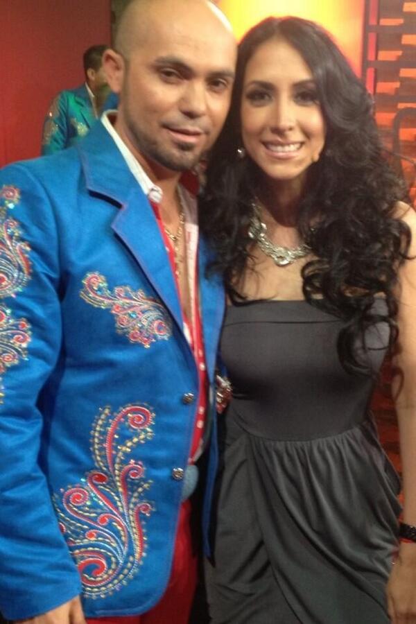 bandalosmontoya's tweet photo. Con @cynthia_uriastv gran amiga y paisana de @LosMontoya_4 en el programa #palabandans pronto lo verán
#AlonsoM http://t.co/TQPigg97x9