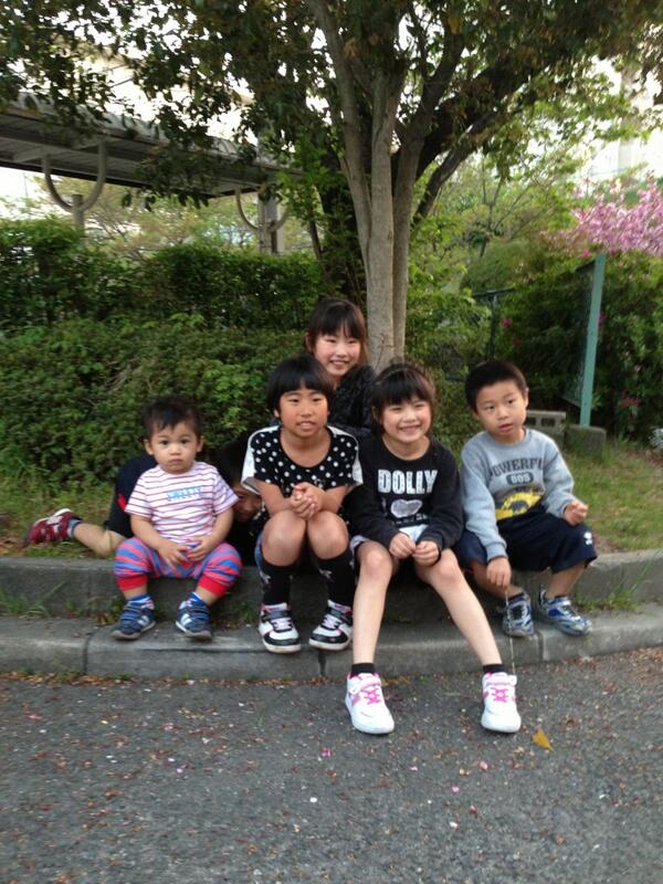 RaniUnda's tweet photo. @rinisuaib kk pit lg main sm anak jepang http://t.co/DVvTNkZnLs