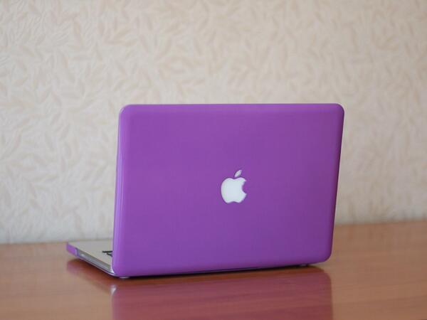iFruitStore's tweet photo. Отдаем последний оставшийся в наличии чехол для MacBook Pro 15 всего за 990 рублей! Сиреневый металлизированный http://t.co/ZHcuTnxvuq