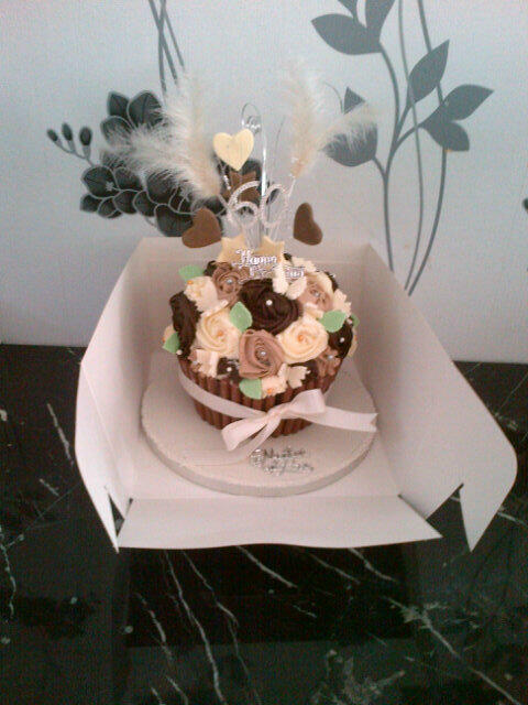 welshdenise1971's tweet photo. Happy birthday mam not looking 4ward 2 weighing this week http://t.co/lPyWpTBwCj