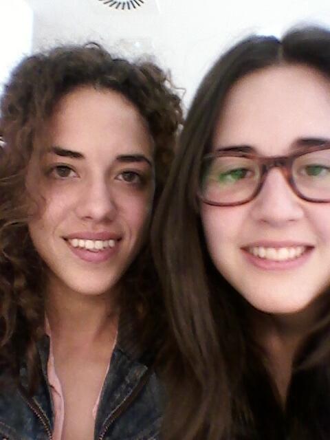 anamarton7's tweet photo. Biblioteando con @Nuriaroru http://t.co/6r9s1pKwAo