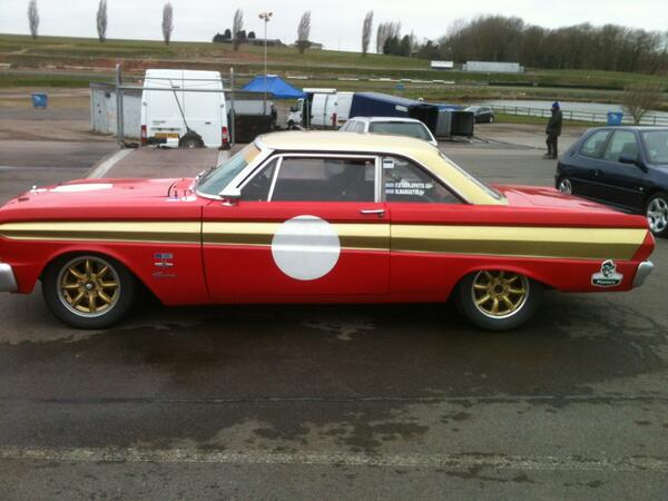 We have two types of BTCC cars testing today with us, one from the good old days.....
