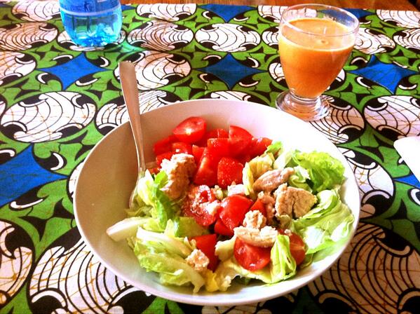 Giox23's tweet image. in giornate piene di sole come questa, cosa c&apos;è di meglio di un pranzo così? 
#frutta #verdura #lightedition