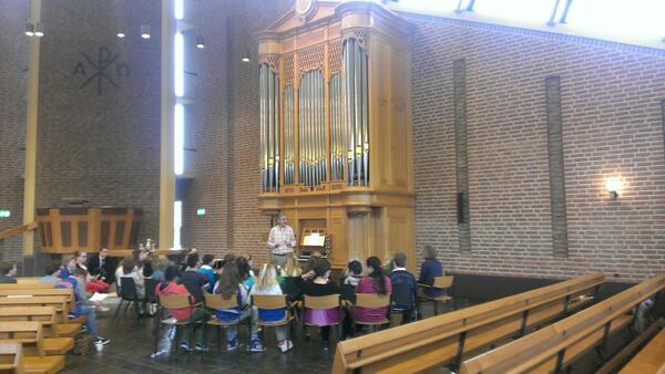 PcbsRehoboth's tweet image. Vandaag groep 8 op kerkenpad!