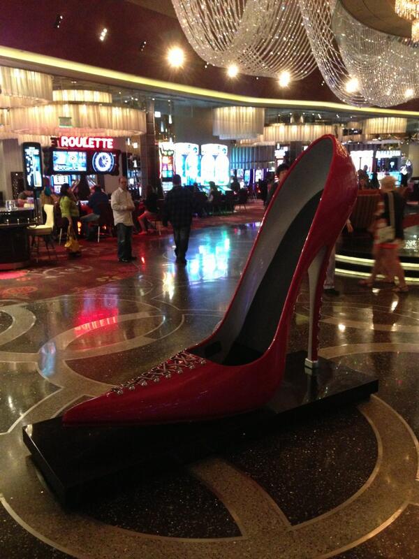 jeilers55's tweet image. Bigger isn't always better! Make sure your solution offerings are a good fit your organization! #FileBound #ITEX13