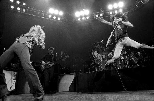 брайан мэй на концерте queen. Jon anderson yes 1970. рок 60-х ссср. группа вместе. группа led zeppelin.