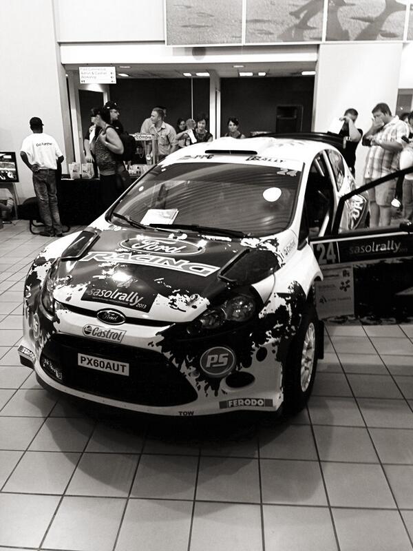 MariusCoetzer44's tweet photo. @VenterStephan @Pumas_Rugby  lekker aand saam met Ford Nelpruit!! http://t.co/41tpdsSv6b