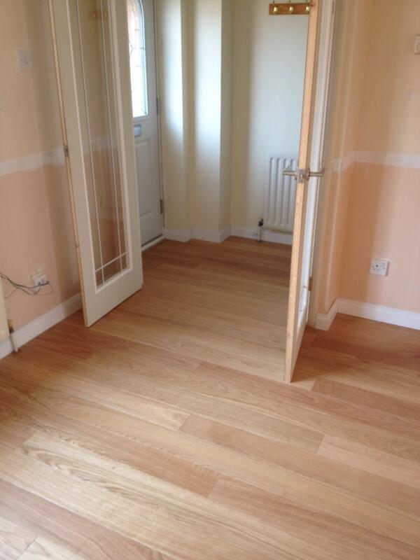 HarmonyDesign's tweet image. Nice oak floor supplied and fitted in 1.5 days #oakwoodfloor