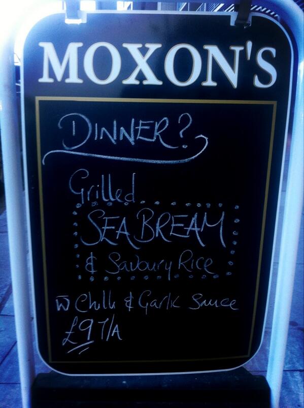 MoxonsChippy's tweet photo. @moxonsfish Cod,Haddock in the fryer Squid,Mackerel,Cuttlefish on the grill or why not something a bit different... http://t.co/WTx4K5qB9t