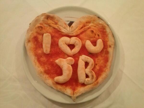 diseriomaria's tweet photo. @justinbieber  i love youuuuu <3 http://t.co/eaMQ5W6j26