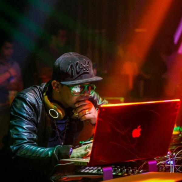 higherclub's tweet photo. PACO (FUNK &amp; HIP HOUSE) - DOUBLE VODKA - SEXTA 19.04 @ HIGHER CLUB - Confirme presença.
https://t.co/hOmplz5wKA http://t.co/UkqCD8ZVdB