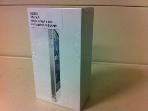 AppleVerloting_'s tweet image. Het is best laat, daarom verloten wij deze iPhone 5 ( 16 GB ) Retweet + Volg @MijnLevenStyle om kans te maken succes.