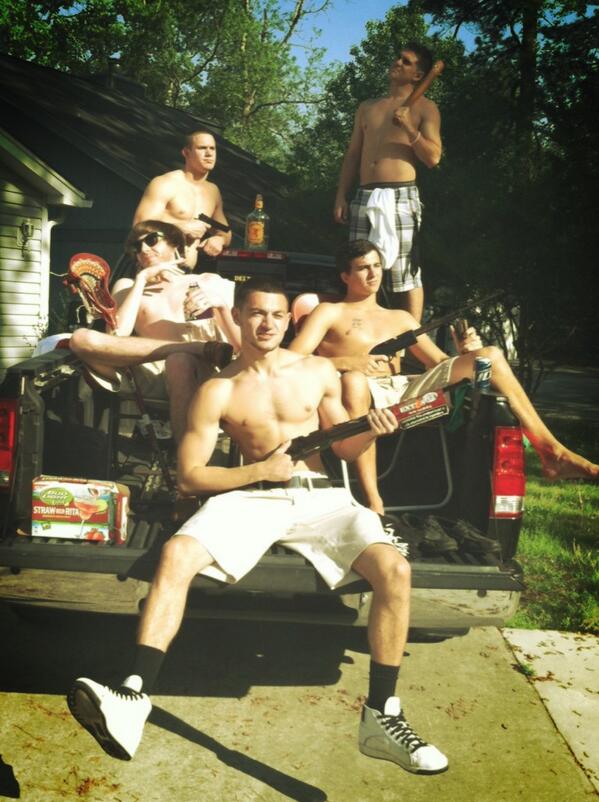 TeamZaneTrain's tweet image. Good ole South Cackalacky #truckbedtaning #piclass