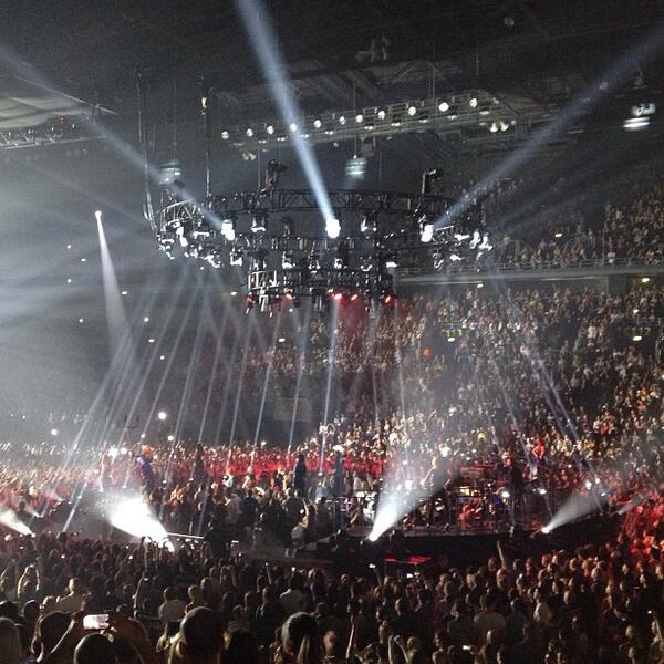  Beyoncé > "The Mrs. Carter Show" World Tour [II] - Página 14 BIFinx9CEAIprOJ