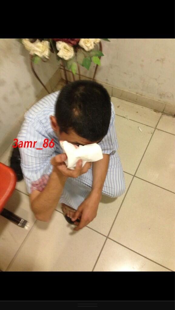M6eer_Q8's tweet photo. عاجل :
من مخفر الأندلس .
شخص مصاب أصابه بليغه في العين ..! http://t.co/iWNEZ77G67