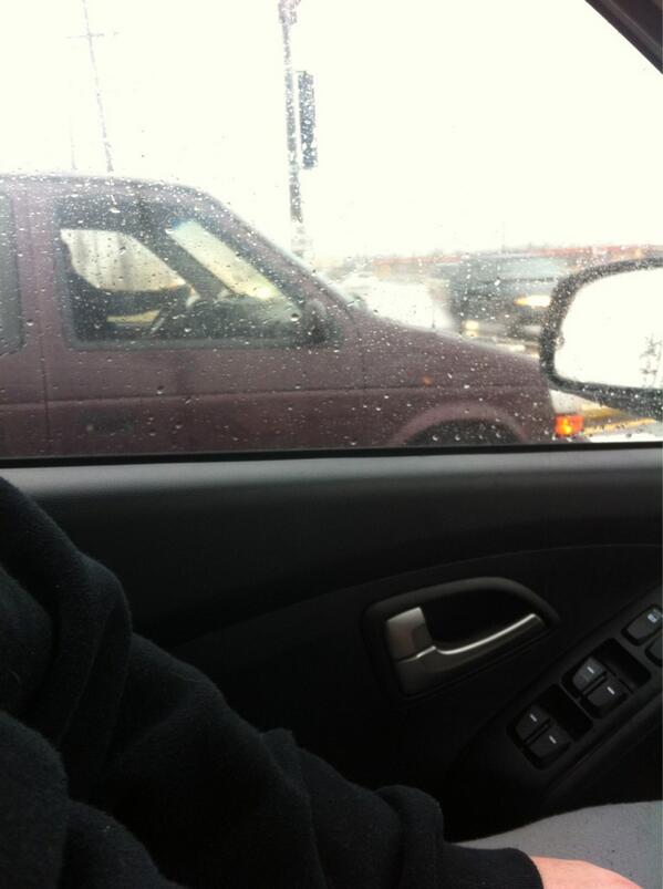 BSayerss's tweet image. Sucks for that lady haha #noWindow