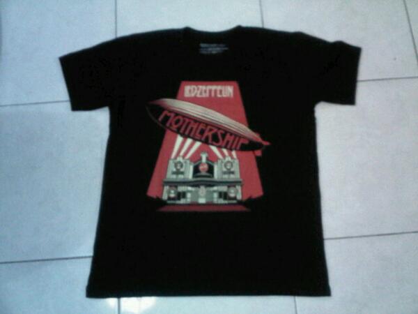 Rootzcloth's tweet photo. READY STOCK | LED ZEPPELIN | BLACK | Only 3pcs size M L L | more info contact 085692958911 or 21E79A2F .Thx http://t.co/nAAysYfeUl