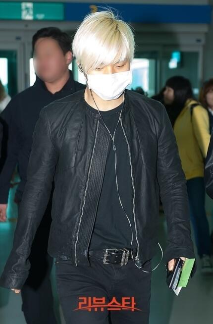 WaveKPOP's tweet photo. BIGBANG's Daesung at Incheon Airport heading to Jakarta (cr : Reviewstar) http://t.co/S7nidxVXdO