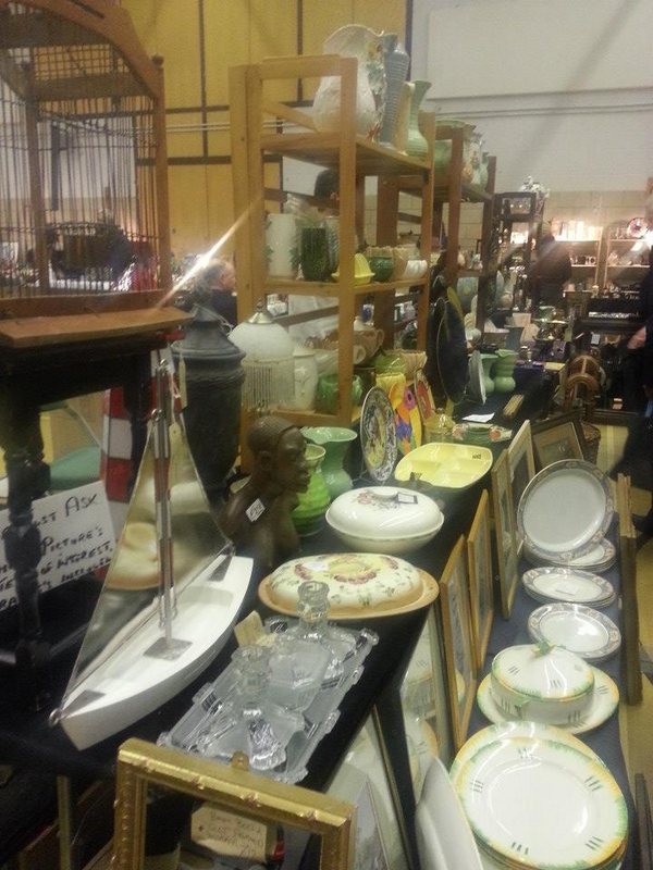 BarbicanEvents's tweet photo. ACCESS ALL ERAS at the Antiques &amp; Vintage Fair at the York Barbican, Sunday April 21st 2013. https://t.co/ZxU9P6R6uD http://t.co/1NX7m2t0Dq