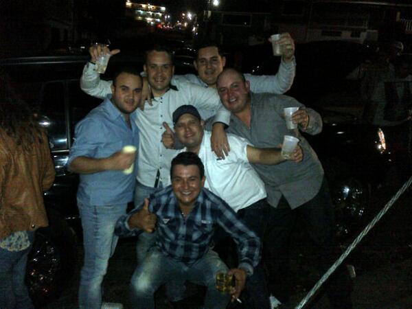 moretjorge's tweet photo. Con la familia http://t.co/YkVGeju8uY
