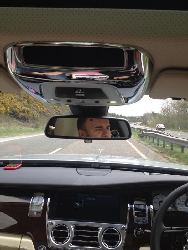 MrJamesMay's tweet photo. My chauffeur is LITERALLY Gary Barlow. #Fab1million http://t.co/luQ62IEWur