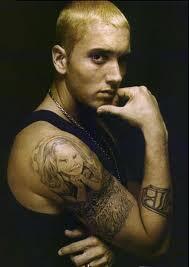 bruce0eminem's tweet photo. Hai may name is marshall bruce mathers 3

The real slim shady http://t.co/yh4BDxaALt