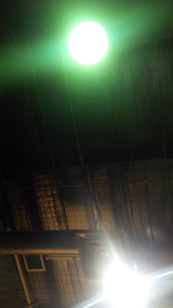 susanknight's tweet image. My view @ athletefactory right now. Why? Lying on bench looking at ceiling. #coollights