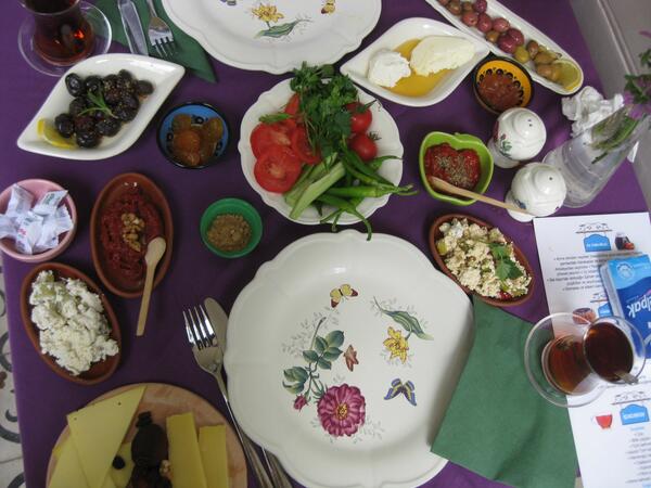 <a href="/AdaKahvalti/">Ada Kahvaltı</a> @YagmurOztrkglu Buyukada'daki Ada Kahvalti'yi herkese tavsiye ederim :)