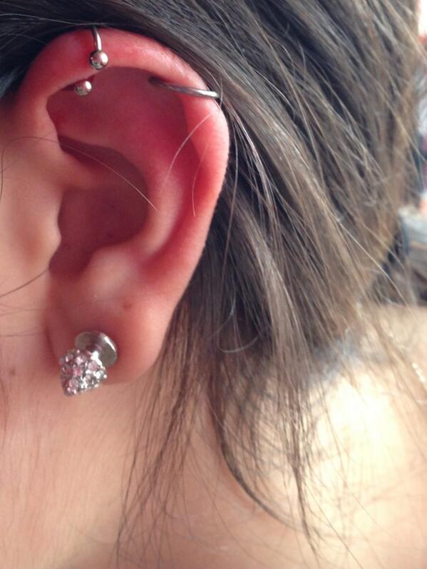 libbyydeangelis's tweet image. Hello new piercing 😍 #numba6