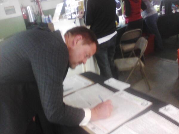 Brad Barr of Little Nickel signs 584 at NW Cannabis Mkt White Center.  
CB#:
425-572-0899