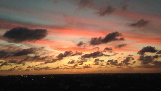 View from the balcony! #nofilter #miami http://t.co/3VbWY59WFY<a href="/tag/nofilter"class="tags">#nofilter</a><a href="/tag/miami"class="tags">#miami</a>