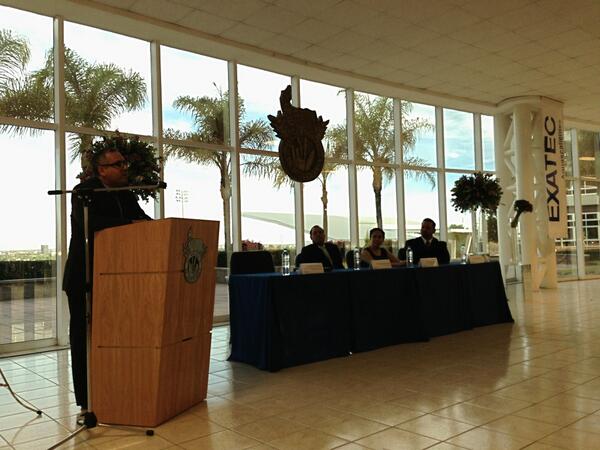 exatecags's tweet photo. @exatecags Tiene la palabra el Dr.Salvador Treviño #EXATEC #Aguascalientes http://t.co/kNTNYuXqz1