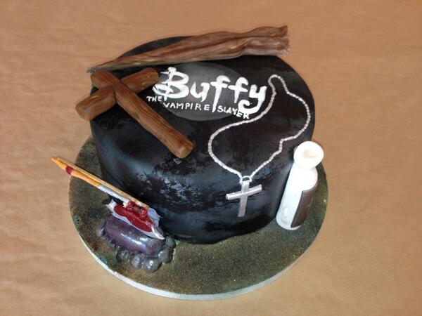 Calvillocakes's tweet photo. Better photo. #fan #buffy #nicholasbrandon #alyson hannigan #slayer #joss whedon #fondant #fun #cake #sugar http://t.co/7W7gTl0d8b