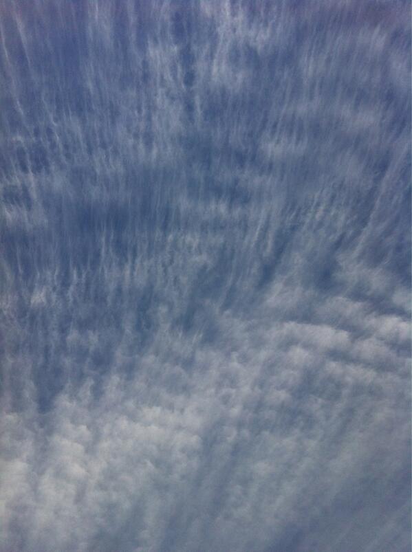 eddieharran's tweet image. Amazing flow pattern in the sky #constructallaw-ish cc @jhagel